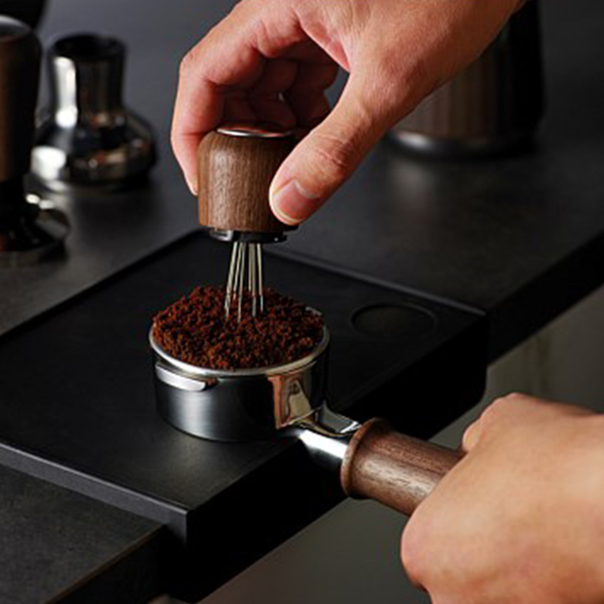 Breville the 2-in-1 Distribution Tool 54