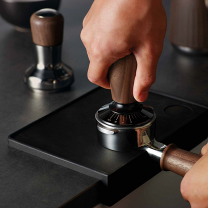 Breville the 2-in-1 Distribution Tool 58