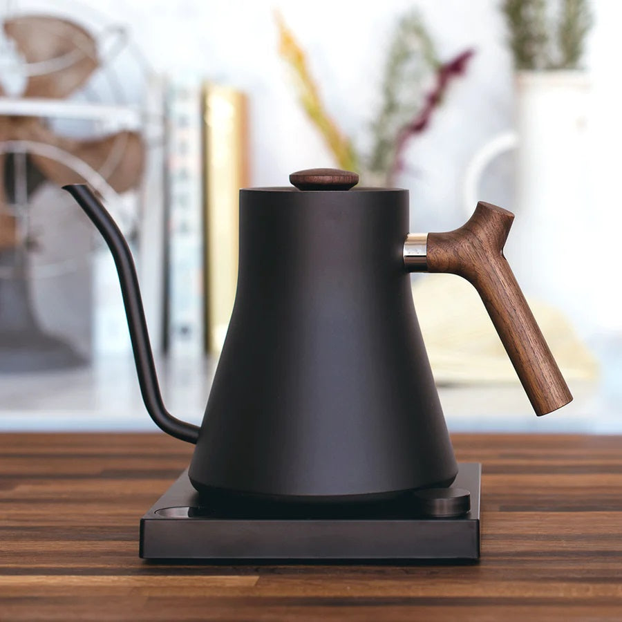 Stagg-EKG-03-Matte-Black-Walnut-03_900x_3d3e62e9-b1bf-4cb8-9992-c41a89ace234.jpg